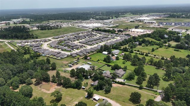 14102 Pinehurst Lane, Magnolia, TX 77354