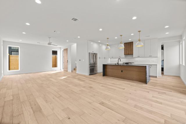 309 Franklin BLVD 2, Austin, TX 78751