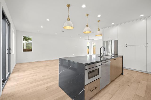 309 Franklin BLVD 2, Austin, TX 78751
