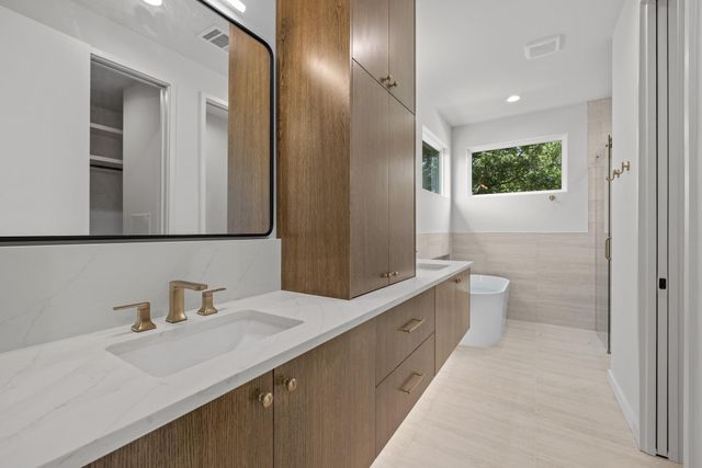 309 Franklin BLVD 2, Austin, TX 78751