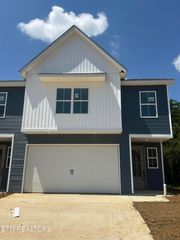 1815 Lateglow Way, Knoxville, TN 37931