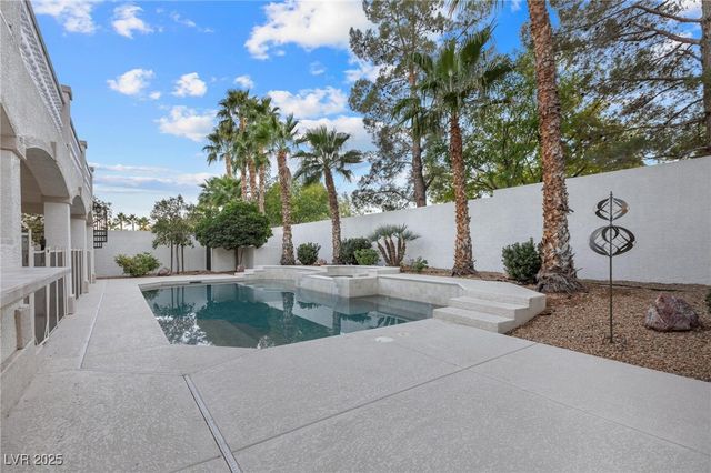 4065 Abernethy Forest Place, Las Vegas, NV 89141