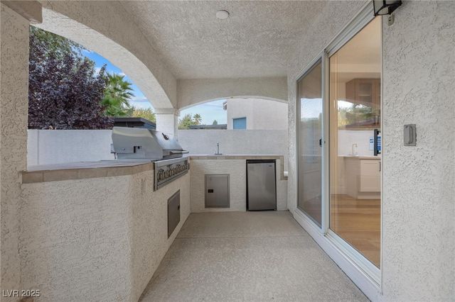 4065 Abernethy Forest Place, Las Vegas, NV 89141