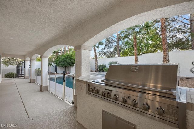 4065 Abernethy Forest Place, Las Vegas, NV 89141