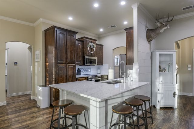 104 Smokey Branch, Weatherford, TX 76085