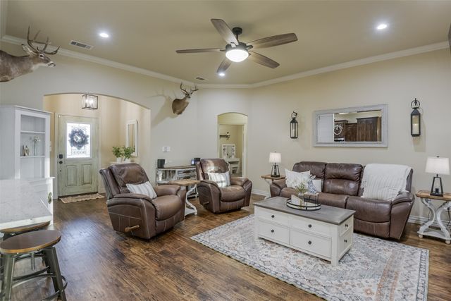 104 Smokey Branch, Weatherford, TX 76085