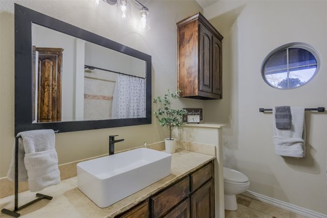 104 Smokey Branch, Weatherford, TX 76085