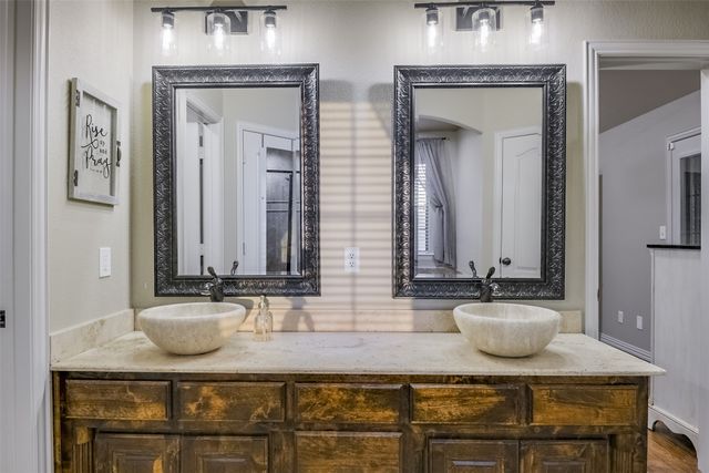 104 Smokey Branch, Weatherford, TX 76085