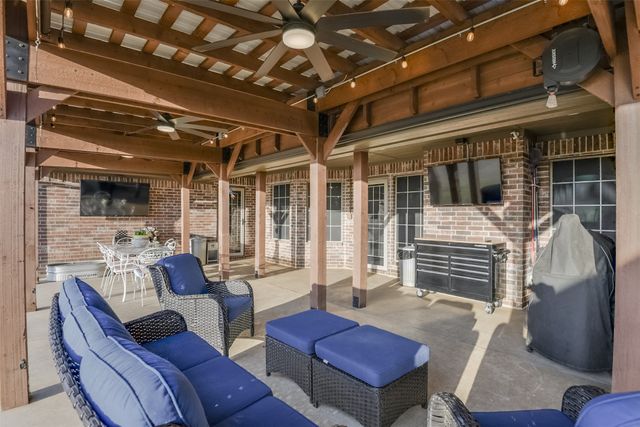 104 Smokey Branch, Weatherford, TX 76085