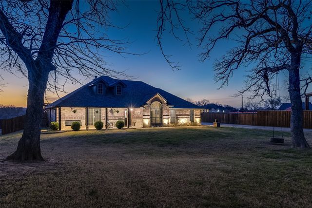 104 Smokey Branch, Weatherford, TX 76085