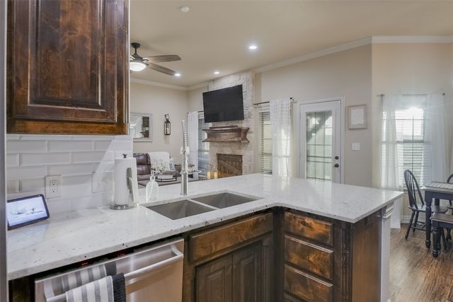 104 Smokey Branch, Weatherford, TX 76085