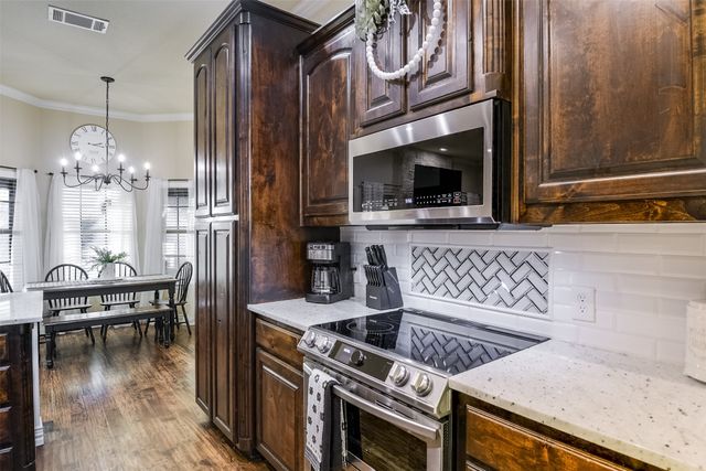 104 Smokey Branch, Weatherford, TX 76085