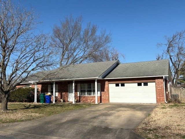 2822 Highland Drive, Rogers, AR 72756