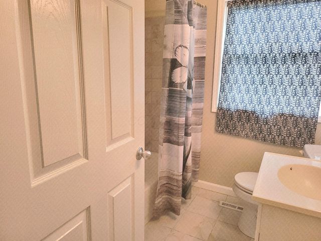 4530 Amesbury Road, Columbus, OH 43227