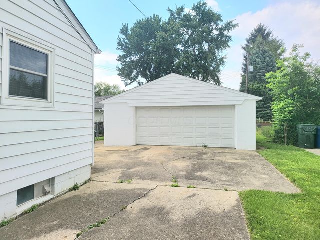 4530 Amesbury Road, Columbus, OH 43227