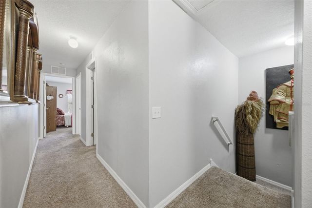 192 COQUINA BAY DRIVE, St Petersburg, FL 33705