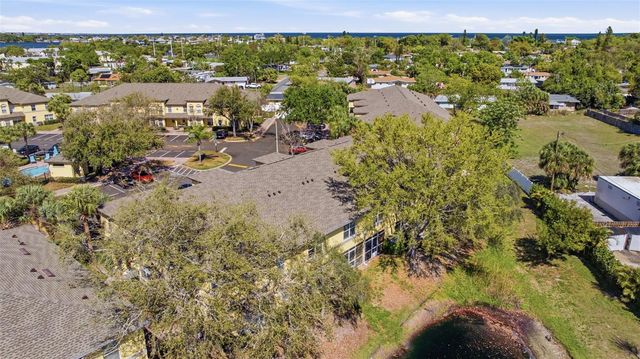 192 COQUINA BAY DRIVE, St Petersburg, FL 33705