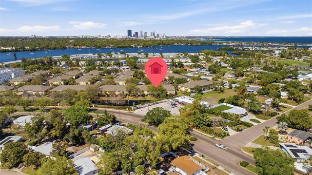 192 COQUINA BAY DRIVE, St Petersburg, FL 33705