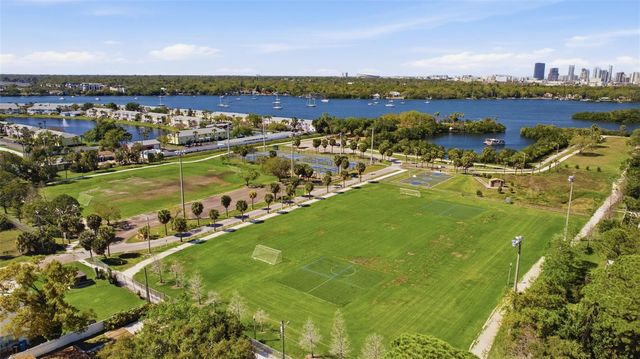 192 COQUINA BAY DRIVE, St Petersburg, FL 33705