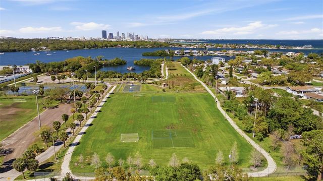 192 COQUINA BAY DRIVE, St Petersburg, FL 33705