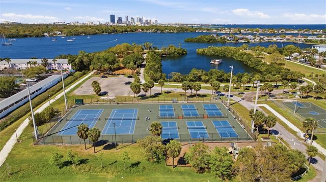 192 COQUINA BAY DRIVE, St Petersburg, FL 33705