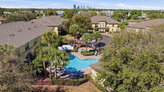 192 COQUINA BAY DRIVE, St Petersburg, FL 33705