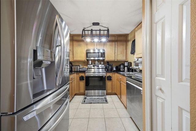 192 COQUINA BAY DRIVE, St Petersburg, FL 33705