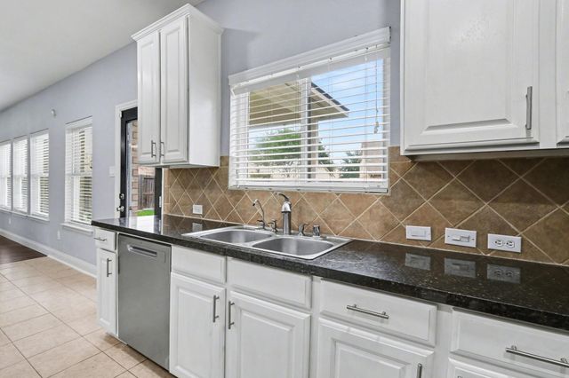 2705 Golden Creek Lane, Pearland, TX 77584