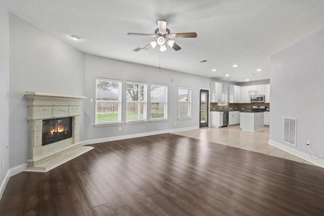 2705 Golden Creek Lane, Pearland, TX 77584