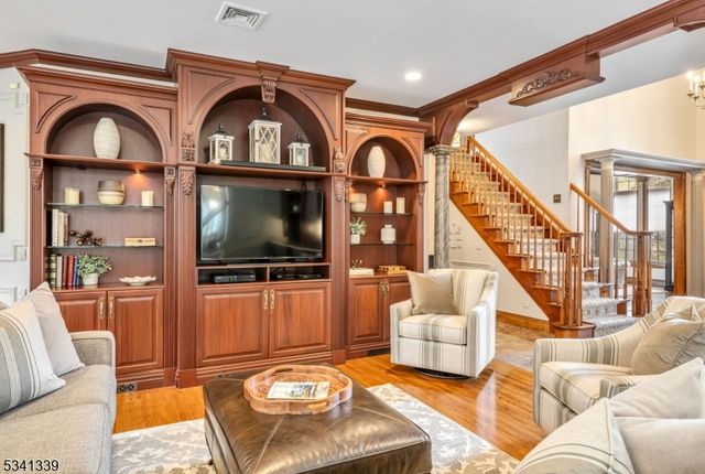 23 Horizon Dr, Wayne Twp., NJ 07470