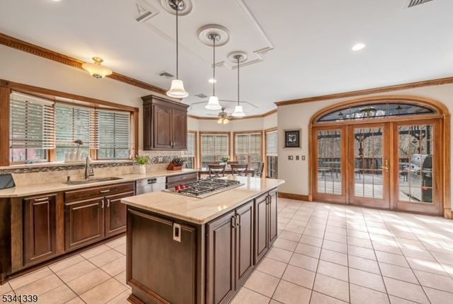 23 Horizon Dr, Wayne Twp., NJ 07470
