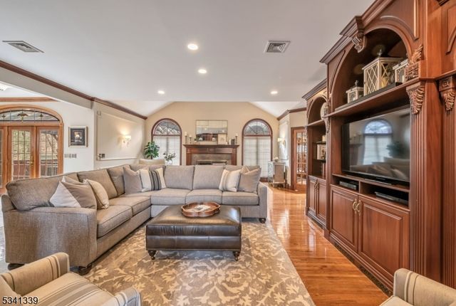 23 Horizon Dr, Wayne Twp., NJ 07470