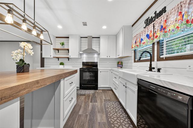 551 Loan Oak Drive, Oakhurst, TX 75359