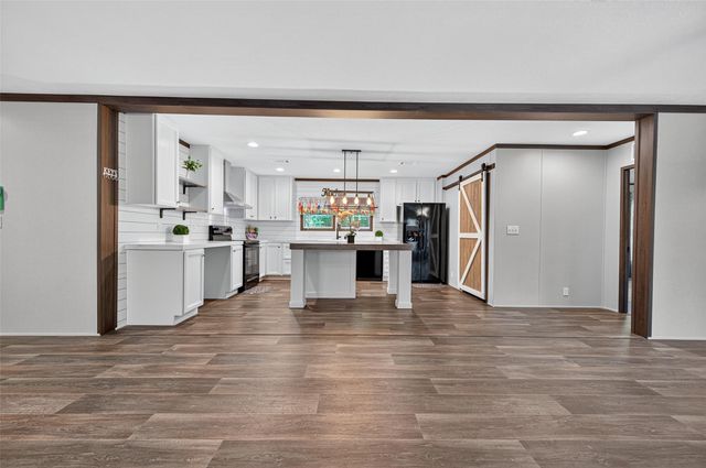 551 Loan Oak Drive, Oakhurst, TX 75359