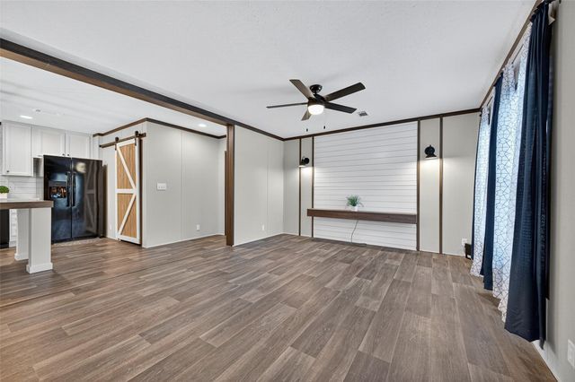 551 Loan Oak Drive, Oakhurst, TX 75359