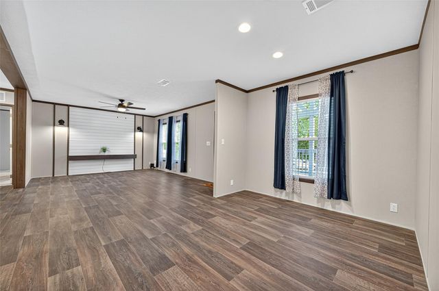 551 Loan Oak Drive, Oakhurst, TX 75359