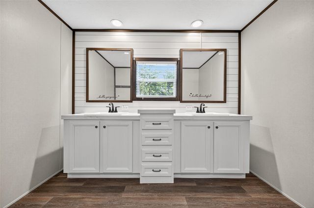 551 Loan Oak Drive, Oakhurst, TX 75359