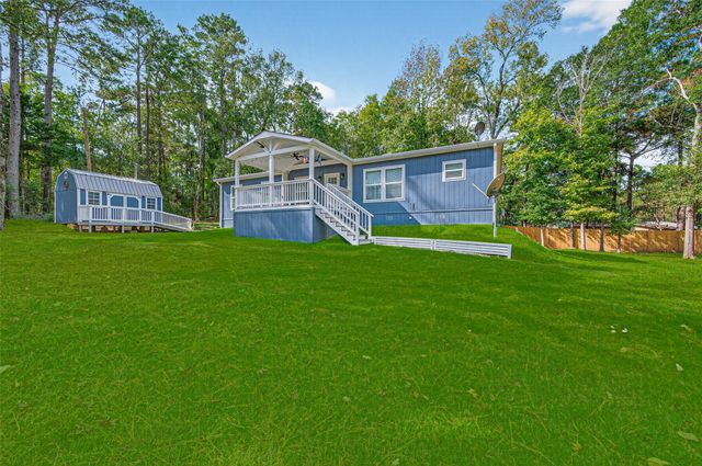 551 Loan Oak Drive, Oakhurst, TX 75359