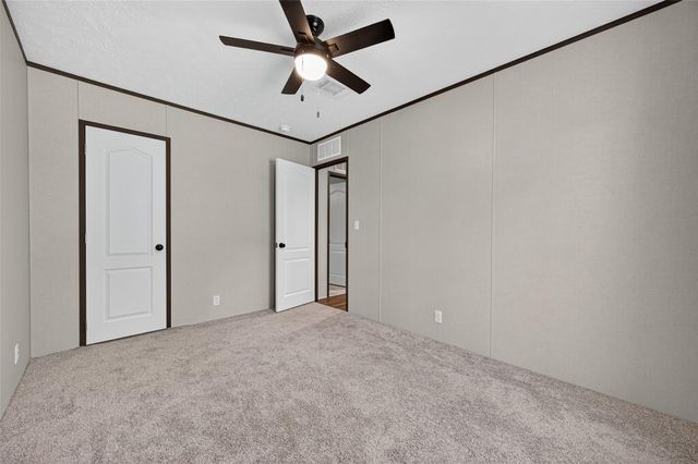 551 Loan Oak Drive, Oakhurst, TX 75359