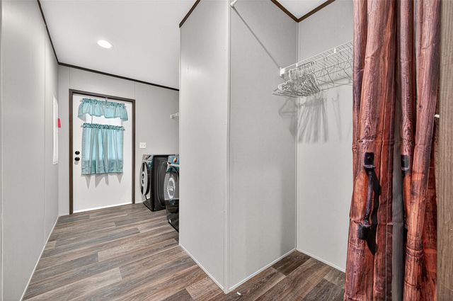 551 Loan Oak Drive, Oakhurst, TX 75359