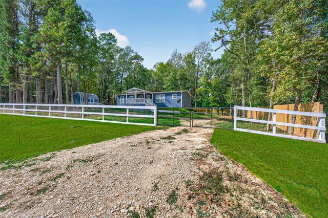 551 Loan Oak Drive, Oakhurst, TX 75359