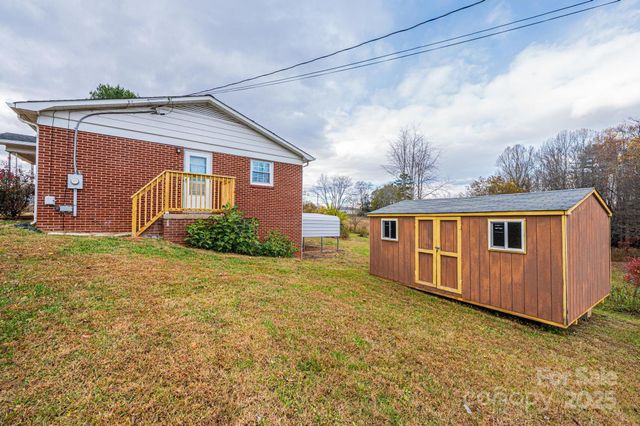 1214 Dry Ponds Road, Granite Falls, NC 28630