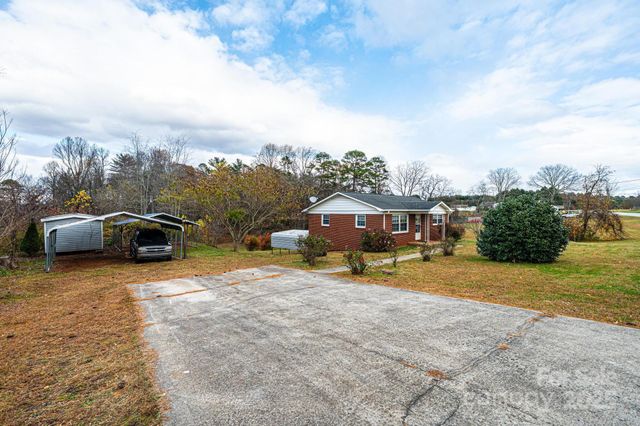 1214 Dry Ponds Road, Granite Falls, NC 28630