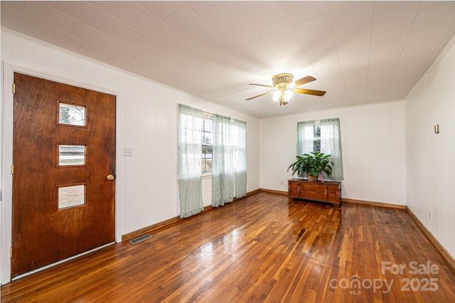 1214 Dry Ponds Road, Granite Falls, NC 28630