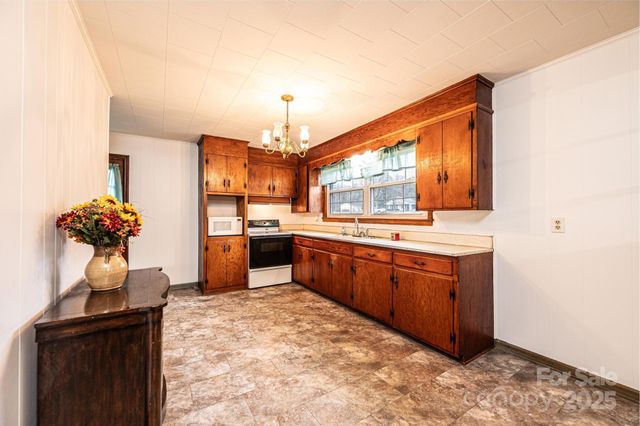 1214 Dry Ponds Road, Granite Falls, NC 28630