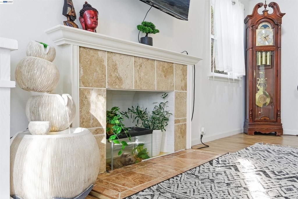 Image 16 of property listing at 1382 Donna Street, Novato, CA 94947