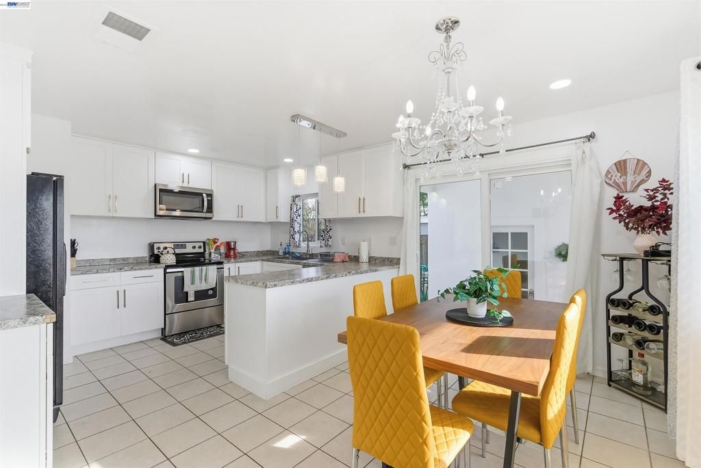 Image 18 of property listing at 1382 Donna Street, Novato, CA 94947