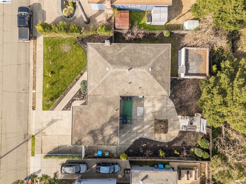 Image 2 of property listing at 1382 Donna Street, Novato, CA 94947