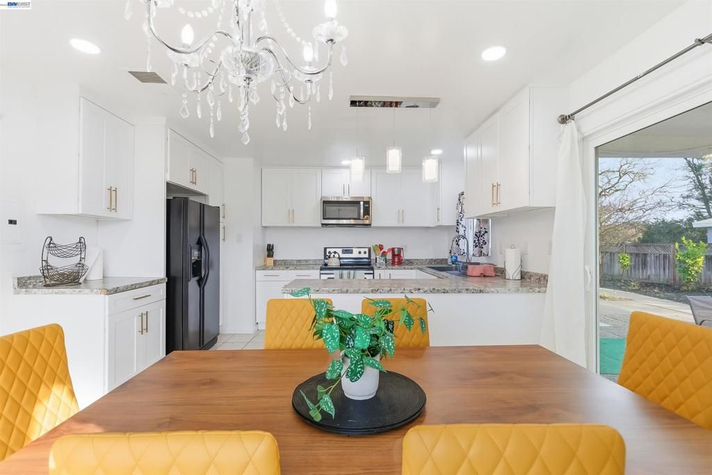 Image 20 of property listing at 1382 Donna Street, Novato, CA 94947