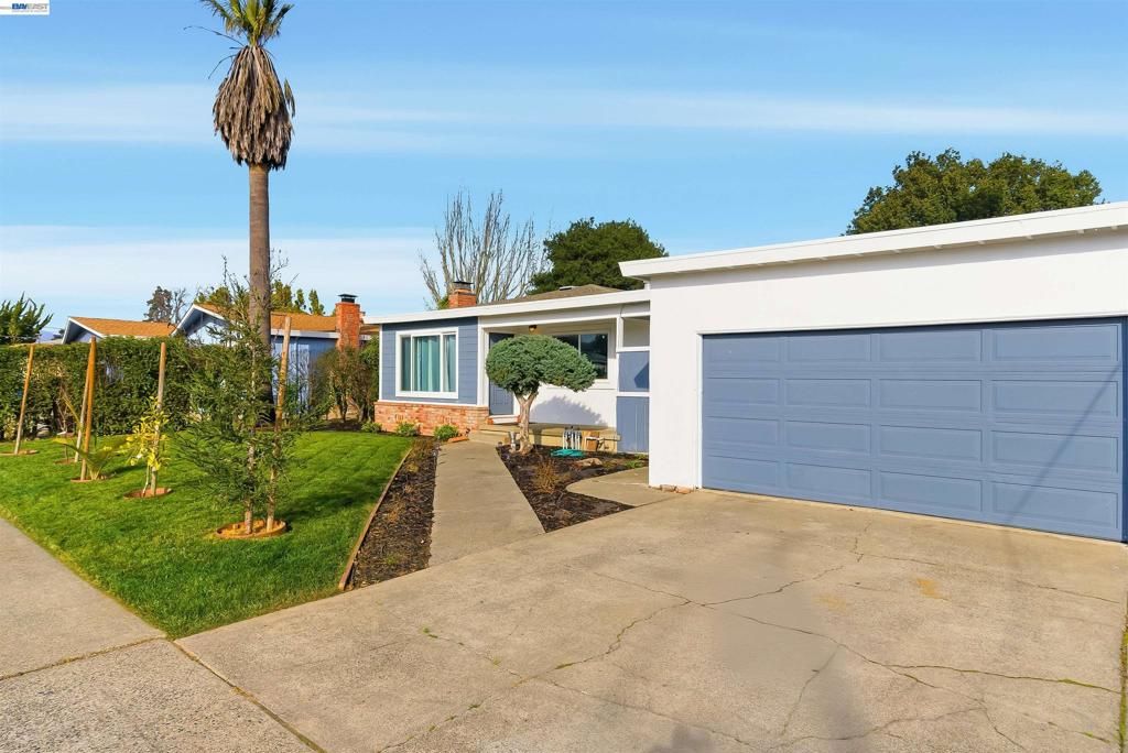 Image 7 of property listing at 1382 Donna Street, Novato, CA 94947